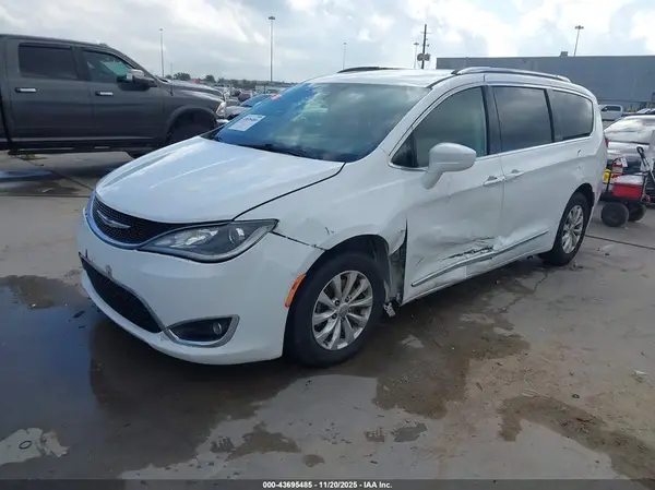 2C4RC1BG6KR593077 2019 CHRYSLER PACIFICA - Image 2