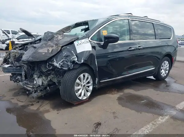 2C4RC1BG6KR617149 2019 CHRYSLER PACIFICA - Image 2