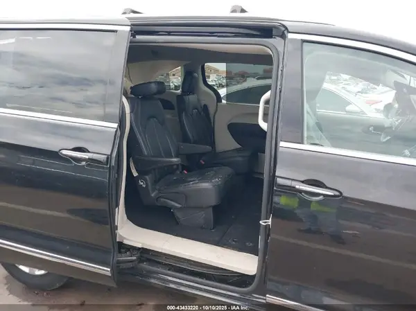 2C4RC1BG6KR617149 2019 CHRYSLER PACIFICA - Image 8