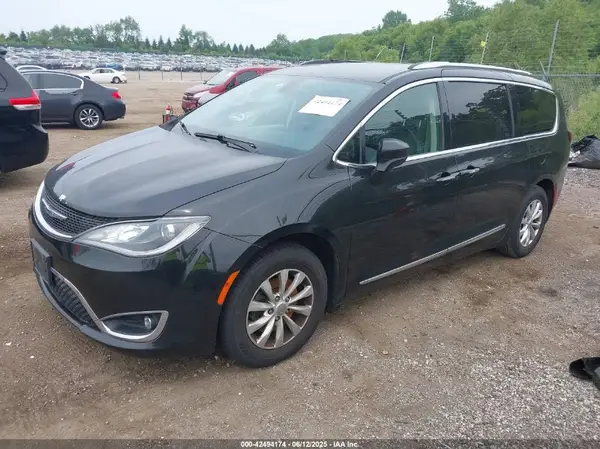 2C4RC1BG6KR625851 2019 CHRYSLER PACIFICA - Image 2