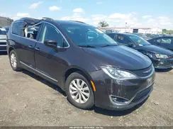 2C4RC1BG6KR627051 2019 CHRYSLER PACIFICA