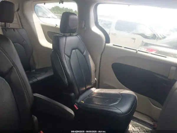 2C4RC1BG6KR627194 2019 CHRYSLER PACIFICA - Image 8