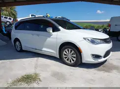 2C4RC1BG6KR640124 2019 CHRYSLER PACIFICA