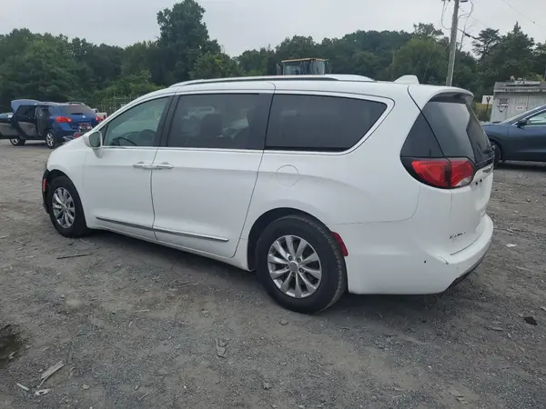 2C4RC1BG6KR665556 2019 CHRYSLER PACIFICA - Image 2