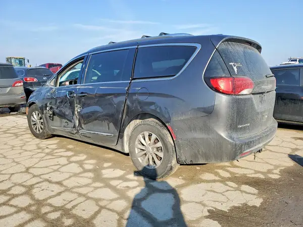 2C4RC1BG6KR685466 2019 CHRYSLER PACIFICA - Image 2