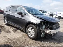 2C4RC1BG6KR700726 2019 CHRYSLER PACIFICA