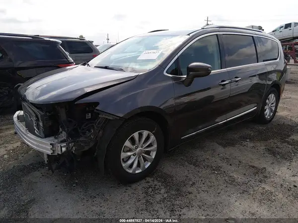 2C4RC1BG6KR700726 2019 CHRYSLER PACIFICA - Image 2