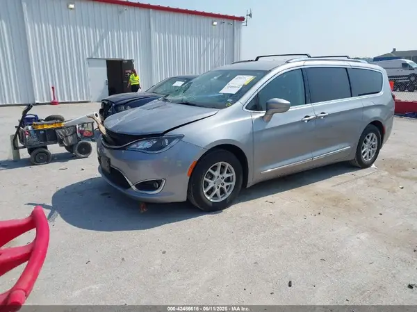 2C4RC1BG6LR141423 2020 CHRYSLER PACIFICA - Image 2
