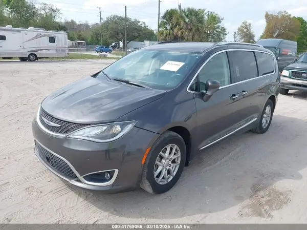 2C4RC1BG6LR283903 2020 CHRYSLER PACIFICA - Image 2