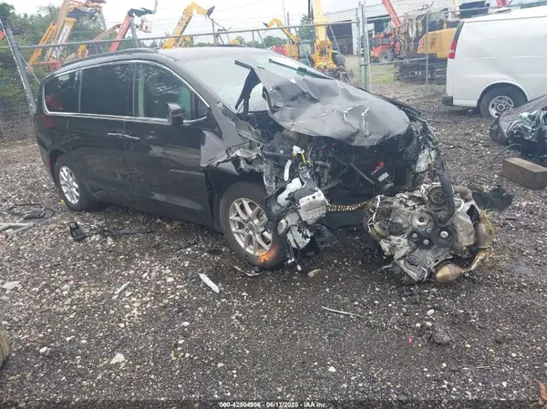 2C4RC1BG6MNR19017 2021 CHRYSLER PACIFICA - Image 1
