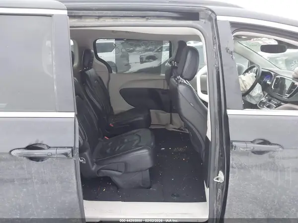 2C4RC1BG6NR182556 2022 CHRYSLER PACIFICA - Image 8