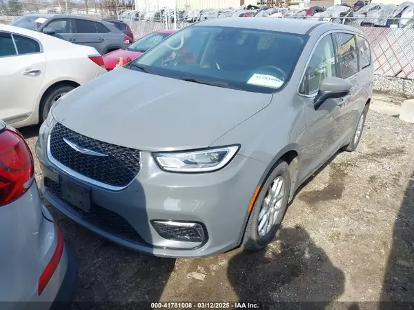2C4RC1BG6PR531377 2023 CHRYSLER PACIFICA - Image 2