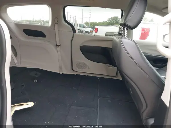 2C4RC1BG6PR532996 2023 CHRYSLER PACIFICA - Image 8