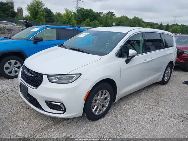 2C4RC1BG6PR553573 2023 CHRYSLER PACIFICA - Image 2