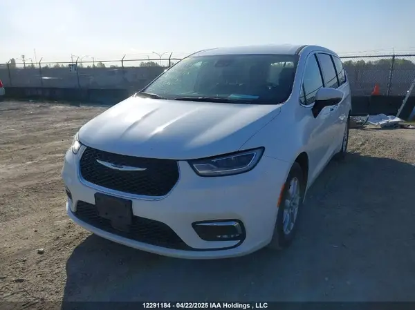 2C4RC1BG6PR567618 2023 CHRYSLER PACIFICA - Image 2