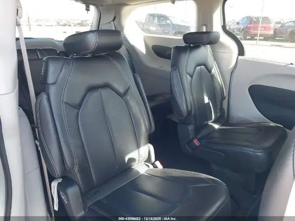 2C4RC1BG6PR580773 2023 CHRYSLER PACIFICA - Image 8