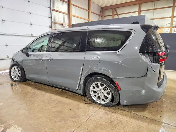 2C4RC1BG6PR585827 2023 CHRYSLER PACIFICA - Image 2