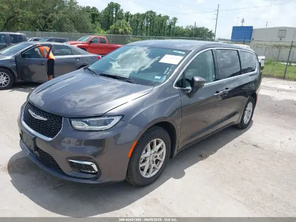 2C4RC1BG6PR590302 2023 CHRYSLER PACIFICA - Image 2