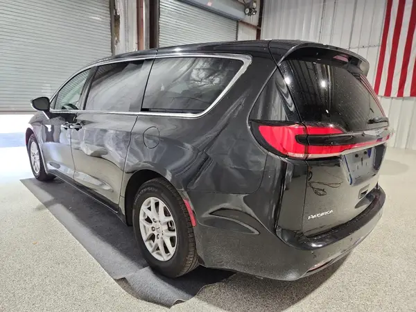 2C4RC1BG6PR597122 2023 CHRYSLER PACIFICA - Image 2