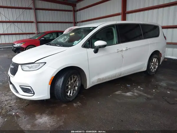2C4RC1BG6PR598254 2023 CHRYSLER PACIFICA - Image 2