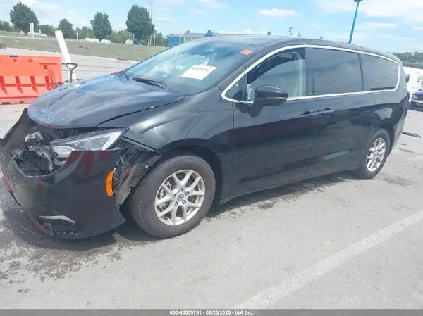 2C4RC1BG6PR602061 2023 CHRYSLER PACIFICA - Image 2