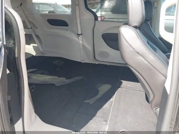 2C4RC1BG6PR624903 2023 CHRYSLER PACIFICA - Image 8