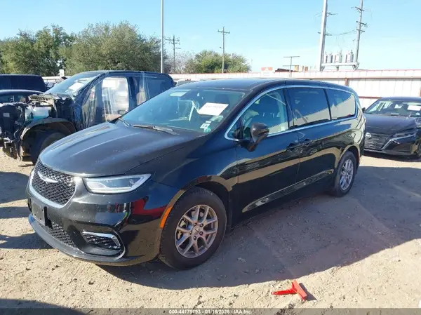 2C4RC1BG6PR625078 2023 CHRYSLER PACIFICA - Image 2