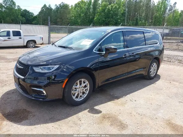 2C4RC1BG6PR627333 2023 CHRYSLER PACIFICA - Image 2