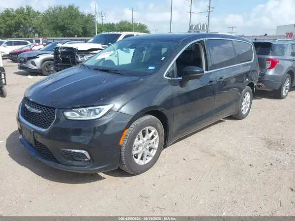 2C4RC1BG6PR628076 2023 CHRYSLER PACIFICA - Image 2