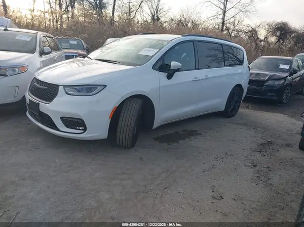 2C4RC1BG6PR628448 2023 CHRYSLER PACIFICA - Image 2