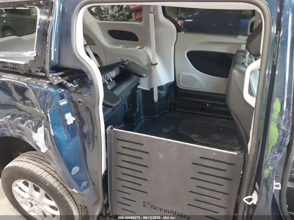 2C4RC1BG6RR100900 2024 CHRYSLER PACIFICA - Image 8