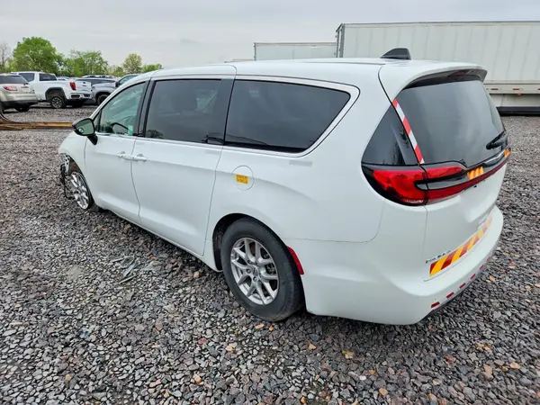 2C4RC1BG6RR123173 2024 CHRYSLER PACIFICA - Image 2