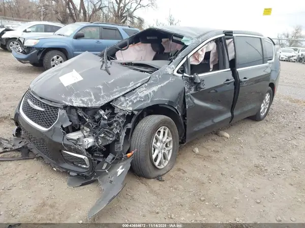 2C4RC1BG6SR530920 2025 CHRYSLER PACIFICA - Image 2