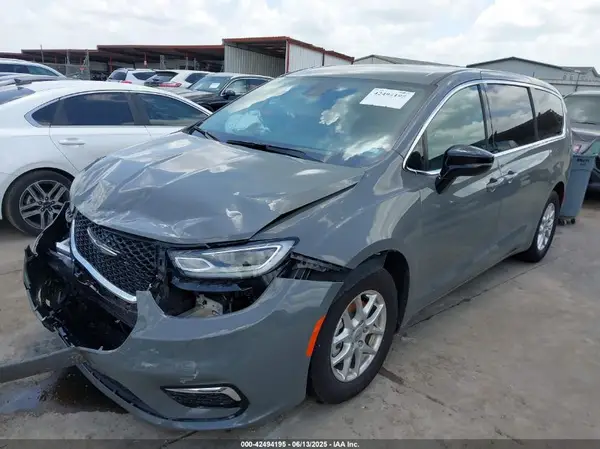 2C4RC1BG6SR530951 2025 CHRYSLER PACIFICA - Image 2