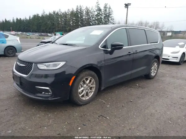 2C4RC1BG6SR556126 2025 CHRYSLER PACIFICA - Image 2
