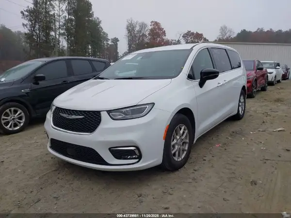 2C4RC1BG6SR574626 2025 CHRYSLER PACIFICA - Image 2