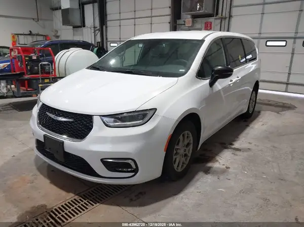 2C4RC1BG6SR577090 2025 CHRYSLER PACIFICA - Image 2