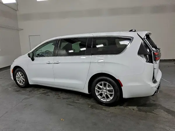2C4RC1BG6SR612694 2025 CHRYSLER PACIFICA - Image 2