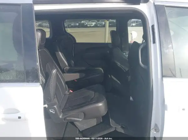 2C4RC1BG6TR157315 2026 CHRYSLER PACIFICA - Image 8