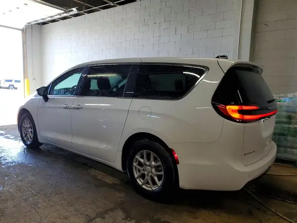 2C4RC1BG6TR246561 2026 CHRYSLER PACIFICA - Image 2