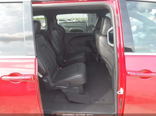 2C4RC1BG6TR251257 2026 CHRYSLER PACIFICA - Image 8