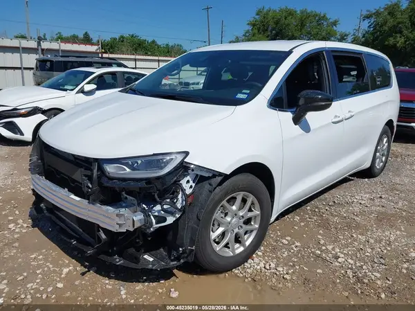 2C4RC1BG6TR262727 2026 CHRYSLER PACIFICA - Image 2