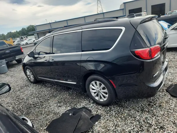 2C4RC1BG7HR503735 2017 CHRYSLER PACIFICA - Image 2