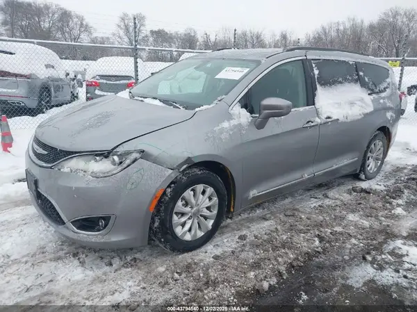 2C4RC1BG7HR508174 2017 CHRYSLER PACIFICA - Image 2