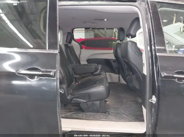 2C4RC1BG7HR511124 2017 CHRYSLER PACIFICA - Image 8