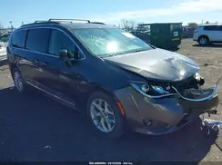 2C4RC1BG7HR511818 2017 CHRYSLER PACIFICA