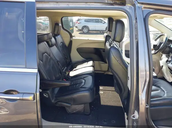 2C4RC1BG7HR511818 2017 CHRYSLER PACIFICA - Image 8