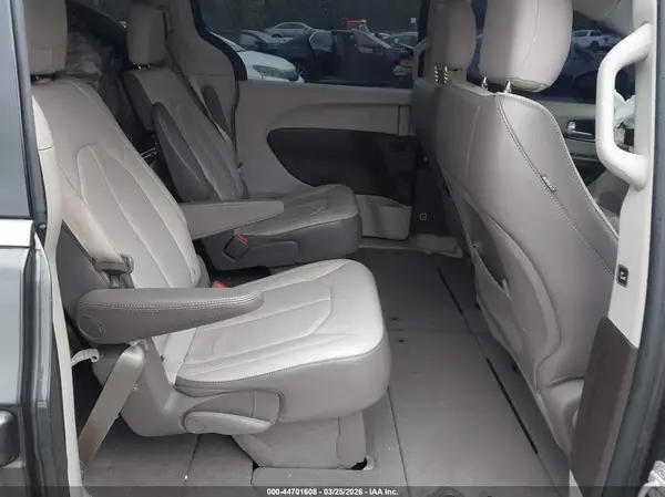 2C4RC1BG7HR517232 2017 CHRYSLER PACIFICA - Image 8