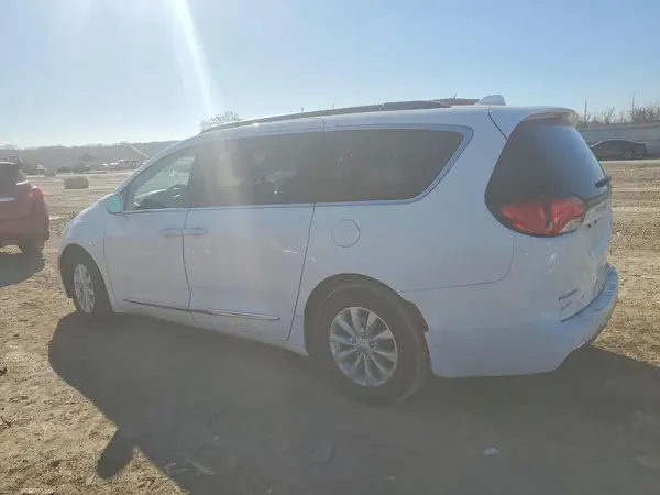 2C4RC1BG7HR523418 2017 CHRYSLER PACIFICA - Image 2