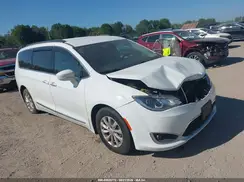 2C4RC1BG7HR524388 2017 CHRYSLER PACIFICA